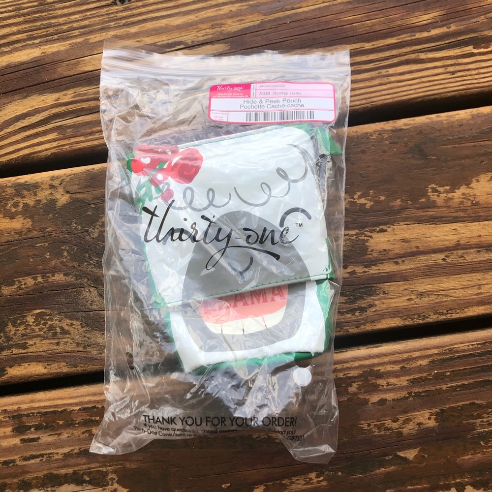 Hide and Peek Pouch